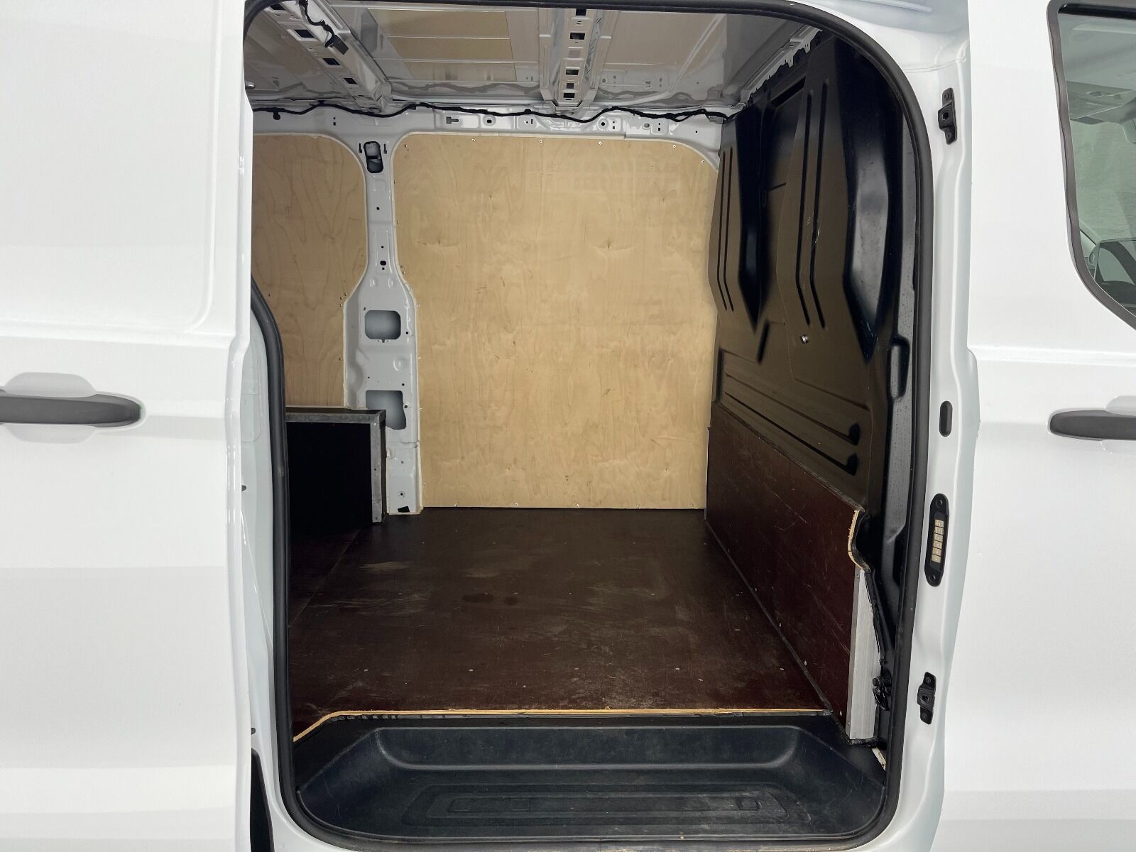 Ford Transit Custom 2.0 EcoBlue UPG 320 S Deluxe - 2024 - Detay