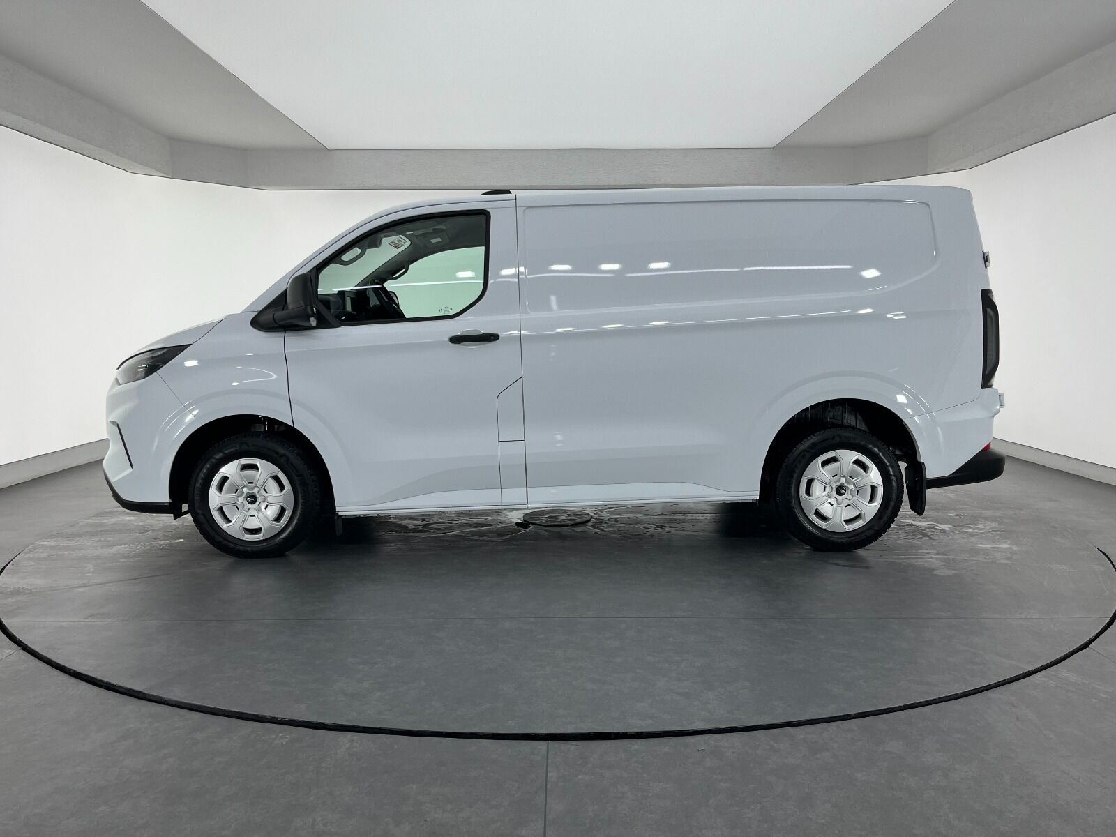 Ford Transit Custom 2.0 EcoBlue UPG 320 S Deluxe - 2024 - Detay