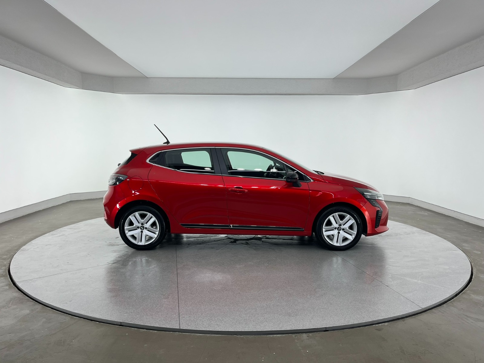 Renault Clio Hatchback 1.0 TCe Evolution X-Tronic - 2024 - Detay