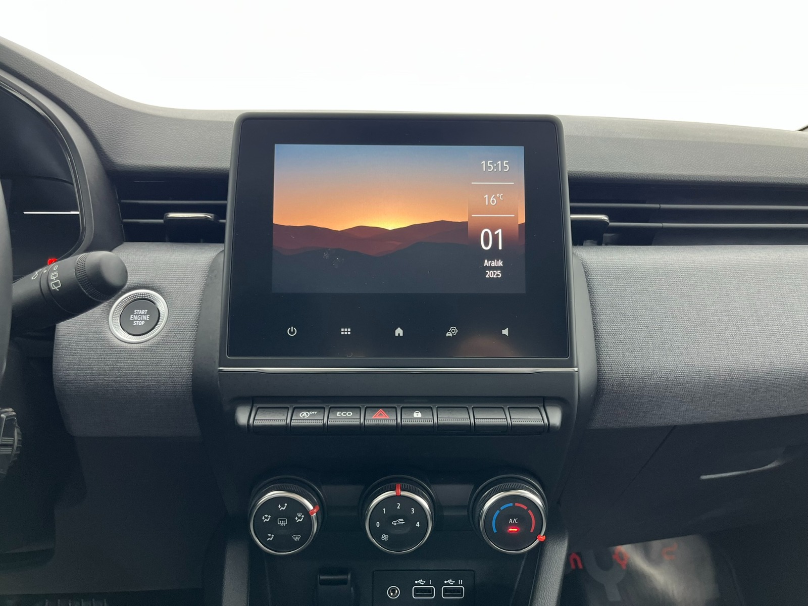 Renault Clio Hatchback 1.0 TCe Evolution X-Tronic - 2024 - Detay