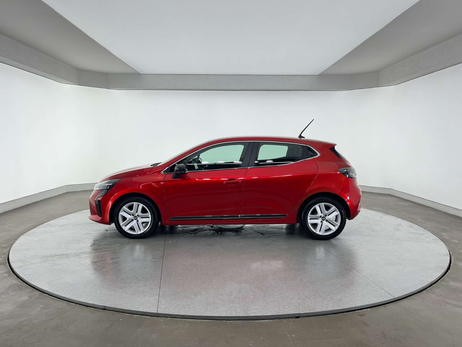 Renault Clio Hatchback 1.0 TCe Evolution X-Tronic - 2024 - Detay