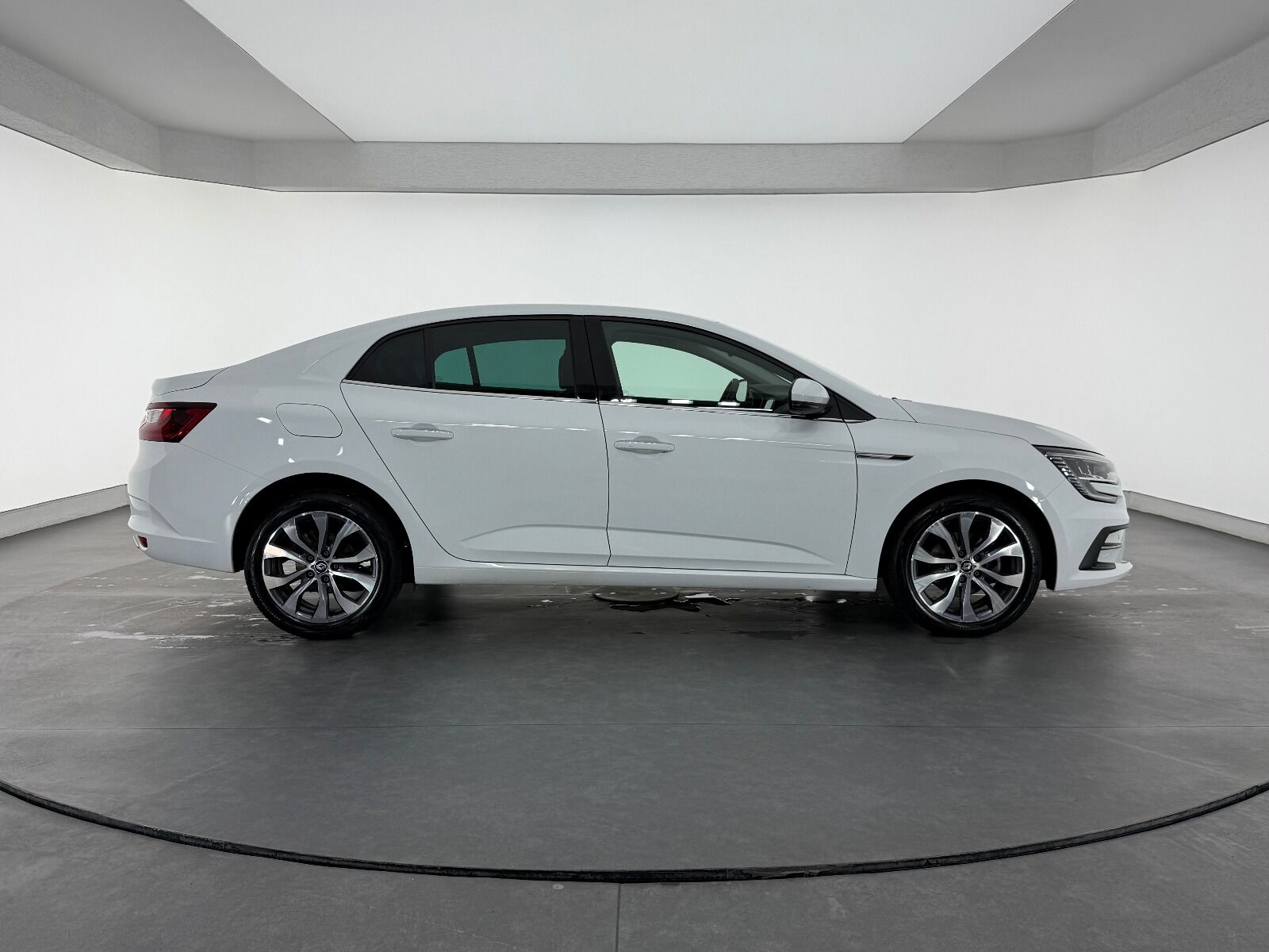 Renault Megane Sedan 1.3 TCe Icon EDC - 2025 - Detay