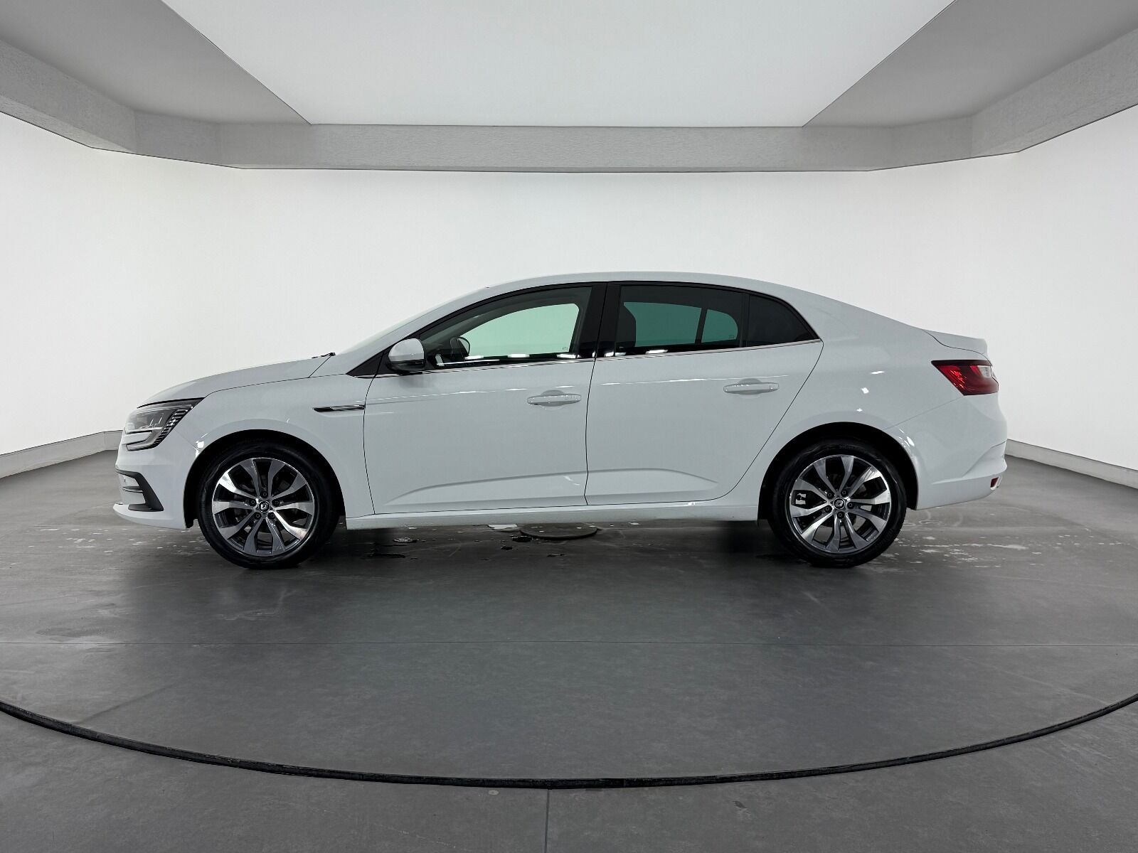 Renault Megane Sedan 1.3 TCe Icon EDC - 2025 - Detay
