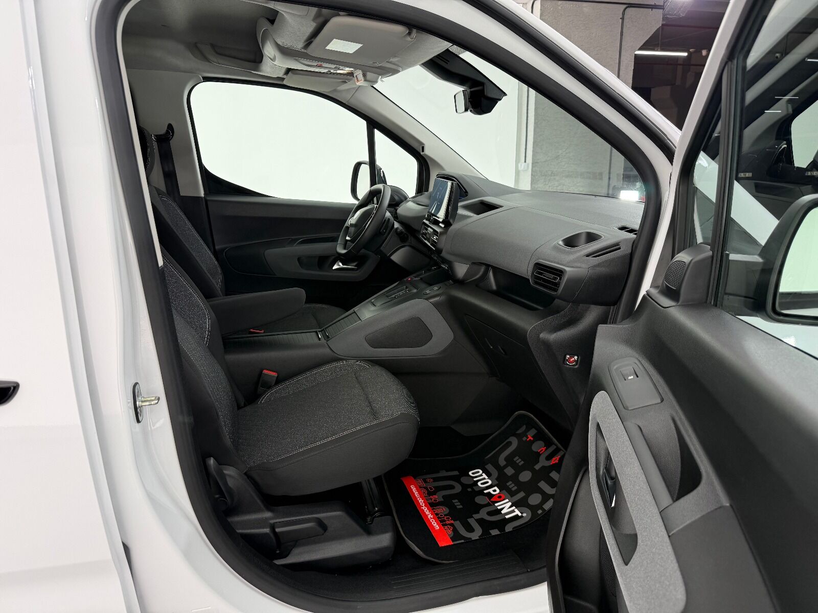 Peugeot Rifter 1.5 BlueHDI Allure EAT8 - 2026 - Detay