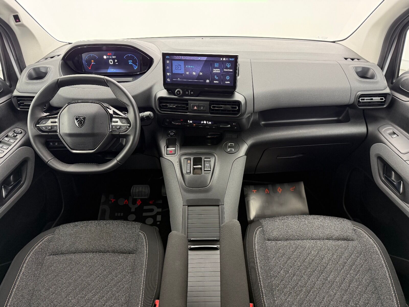 Peugeot Rifter 1.5 BlueHDI Allure EAT8 - 2026 - Detay