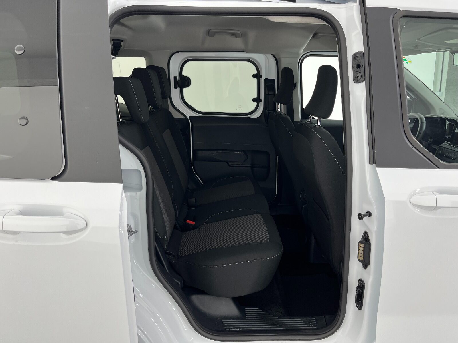 Ford Tourneo Courier Kombi 1.5 EcoBlue Deluxe - 2025 - Detay