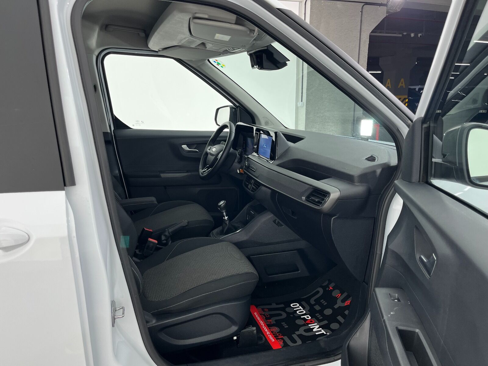 Ford Tourneo Courier Kombi 1.5 EcoBlue Deluxe - 2025 - Detay