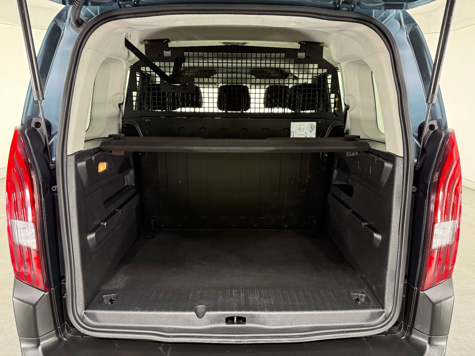Peugeot Rifter 1.5 BlueHDI Allure EAT8 - 2026 - Detay