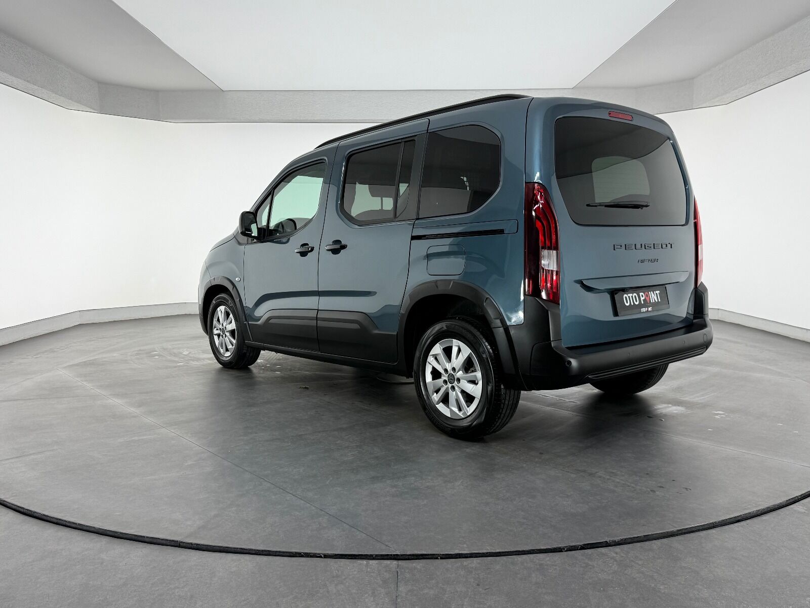 Peugeot Rifter 1.5 BlueHDI Allure EAT8 - 2026 - Detay