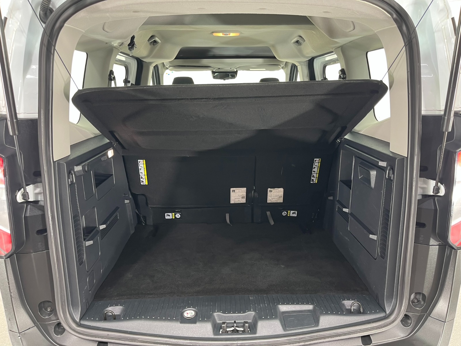 Ford Tourneo Courier Kombi 1.5 EcoBlue Deluxe - 2024 - Detay