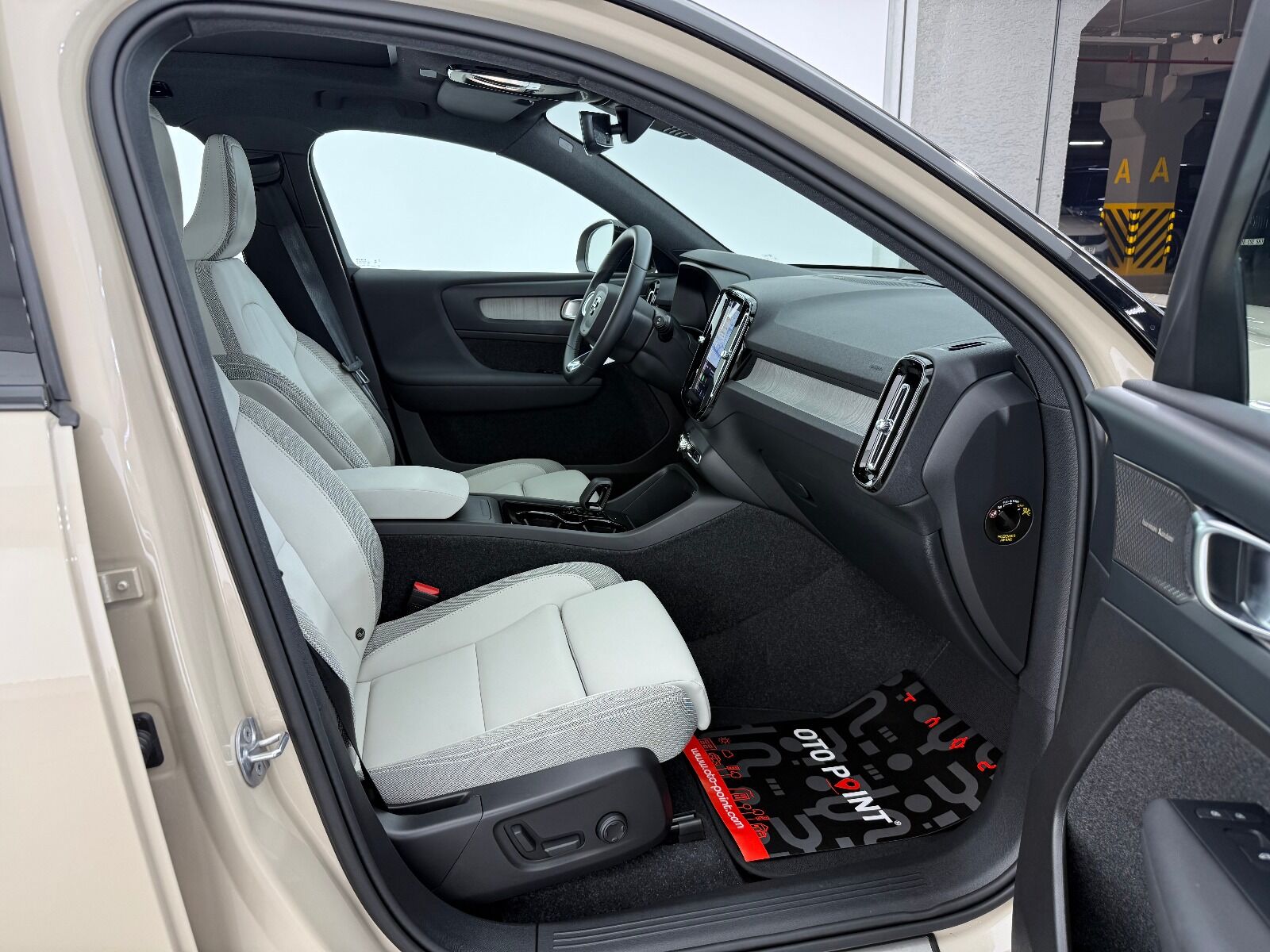 Volvo EX40 Single Motor Extended Range Ultra - 2025 - Detay