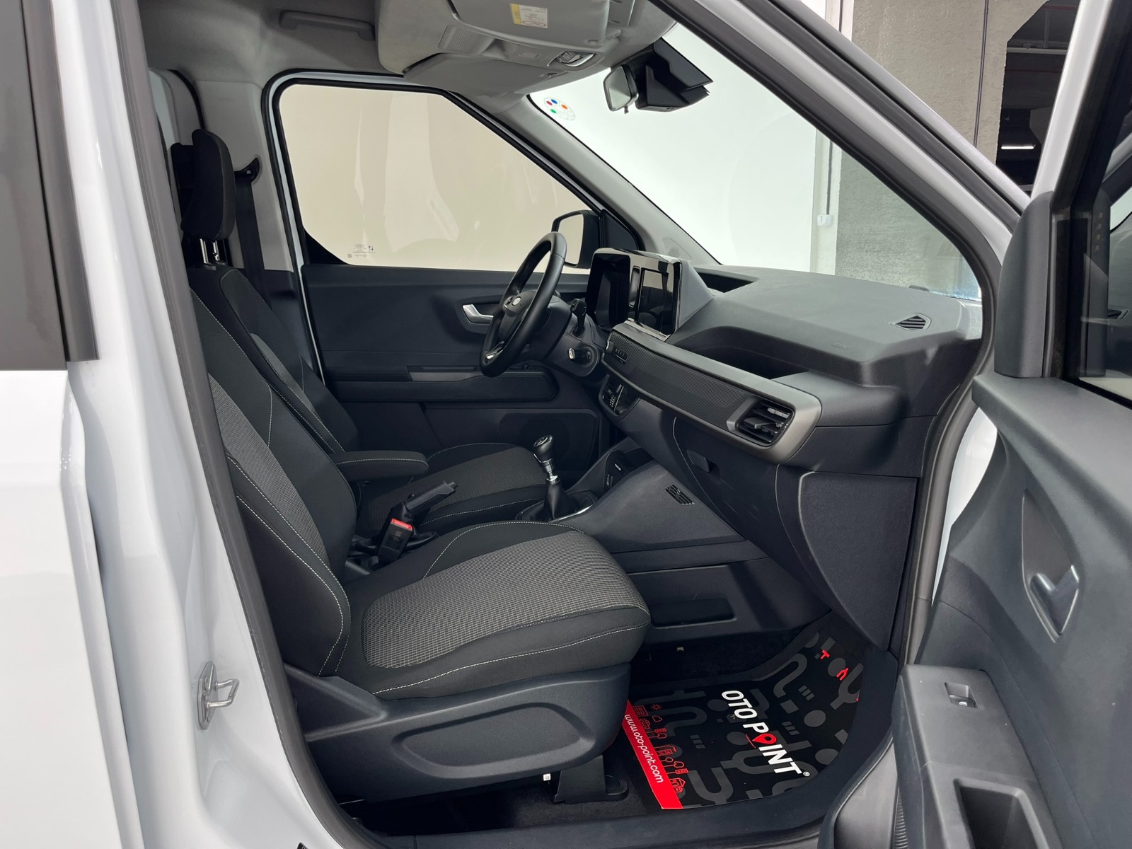 Ford Tourneo Courier Kombi 1.5 EcoBlue Deluxe - 2025 - Detay