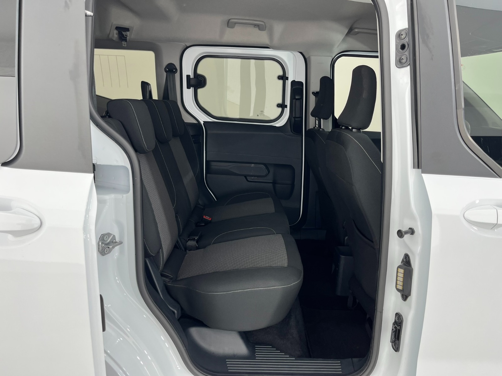 Ford Tourneo Courier Kombi 1.5 EcoBlue Deluxe - 2025 - Detay