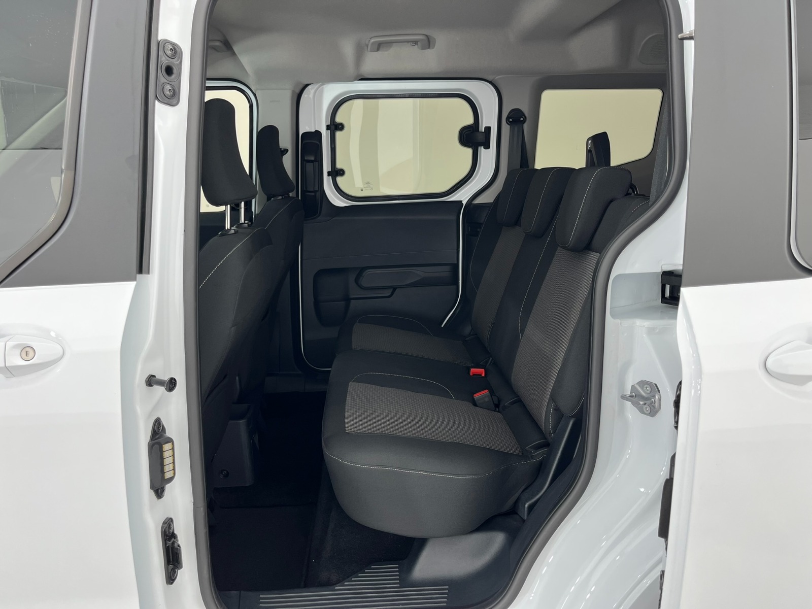 Ford Tourneo Courier Kombi 1.5 EcoBlue Deluxe - 2025 - Detay