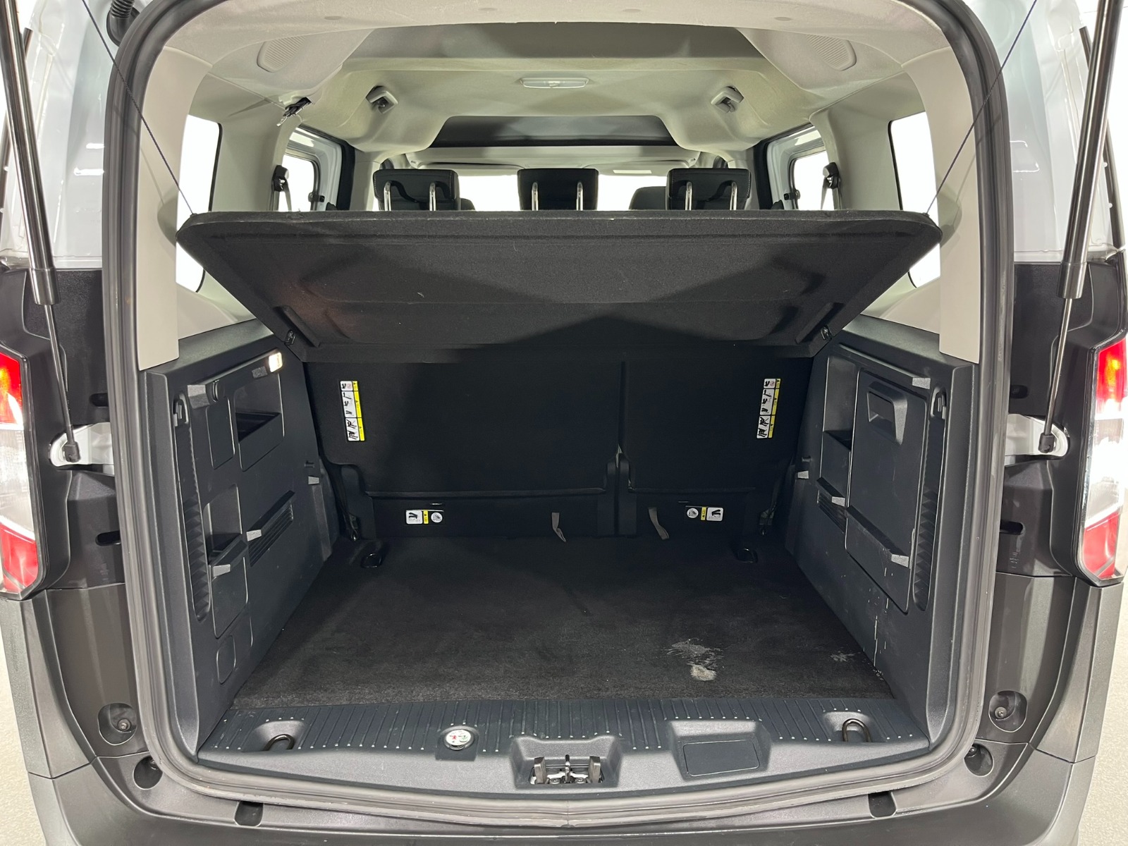 Ford Tourneo Courier Kombi 1.5 EcoBlue Deluxe - 2024 - Detay