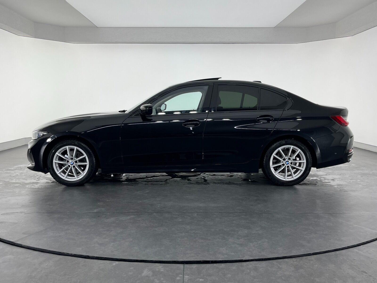 BMW 3 Serisi 320i Sport Line - 2025 - Detay