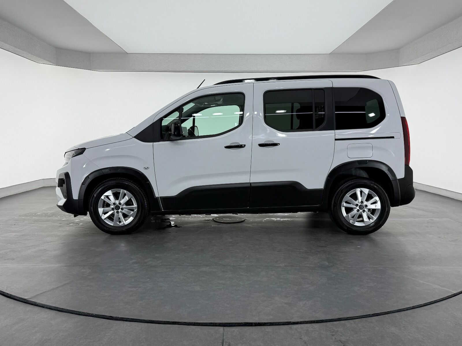 Peugeot Rifter 1.5 BlueHDI Allure EAT8 - 2025 - Detay