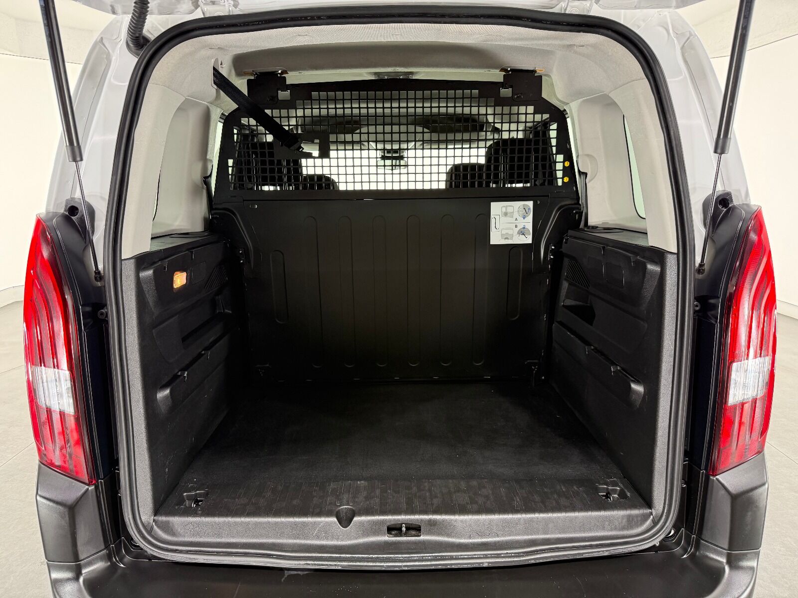 Peugeot Rifter 1.5 BlueHDI Allure EAT8 - 2025 - Detay