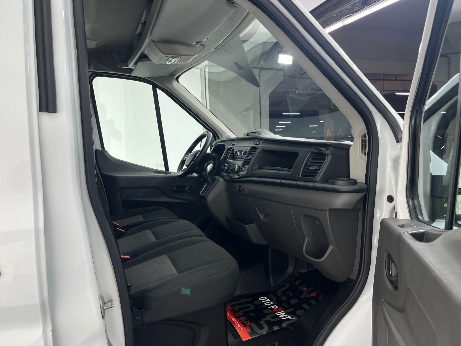 Ford Transit 350 E Van 15.1 M3 165 AT Trend - 2023 - Detay