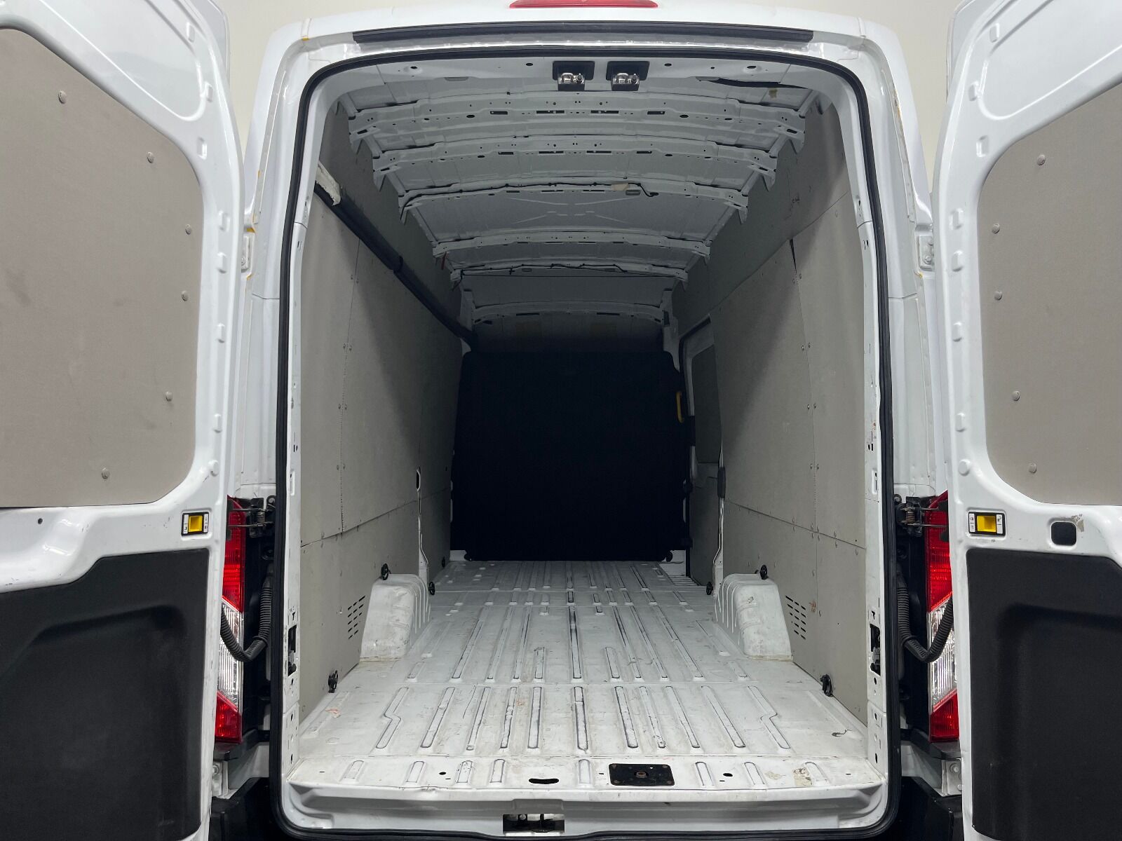 Ford Transit 350 E Van 15.1 M3 165 AT Trend - 2023 - Detay