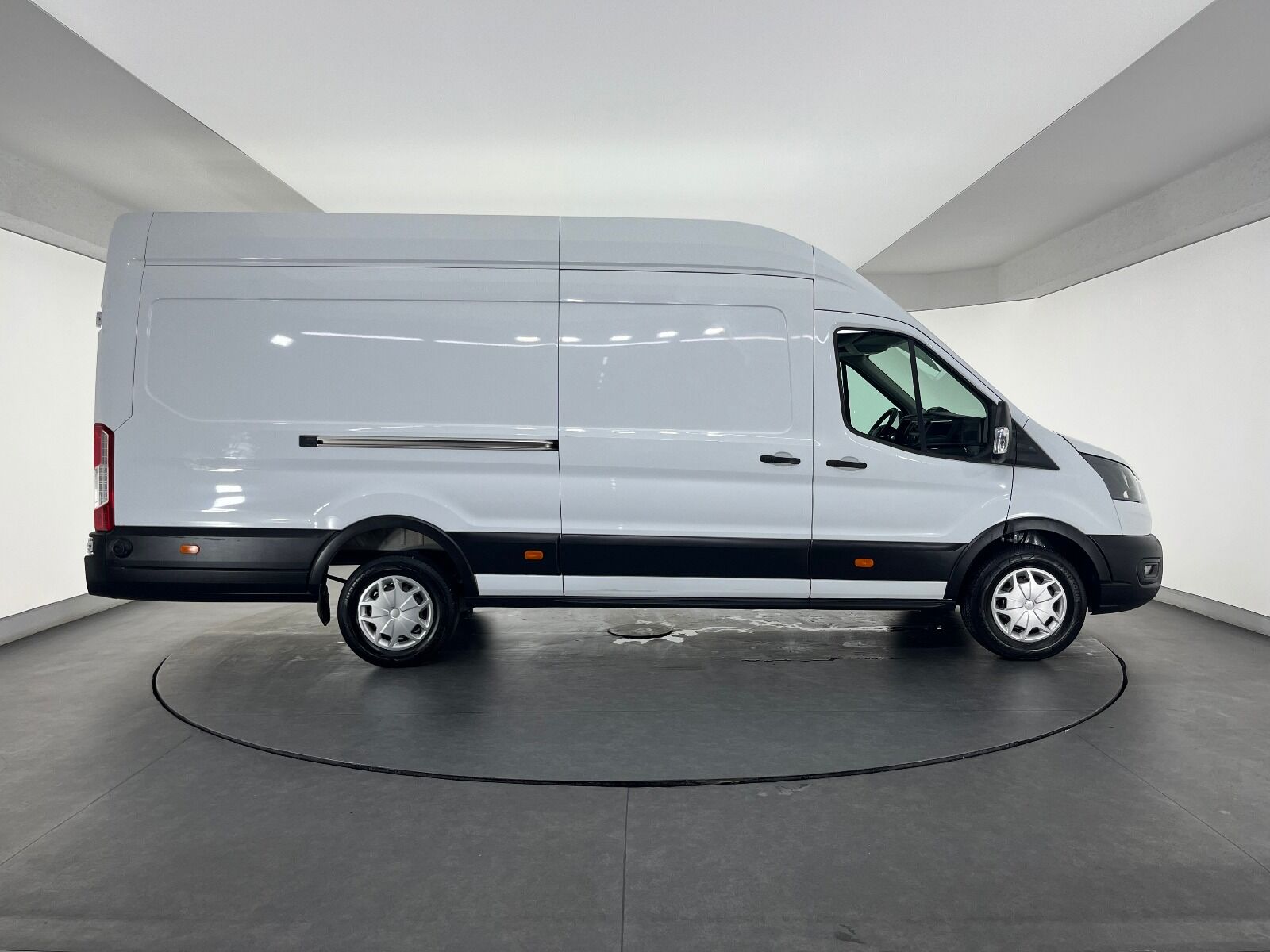 Ford Transit 350 E Van 15.1 M3 165 AT Trend - 2023 - Detay