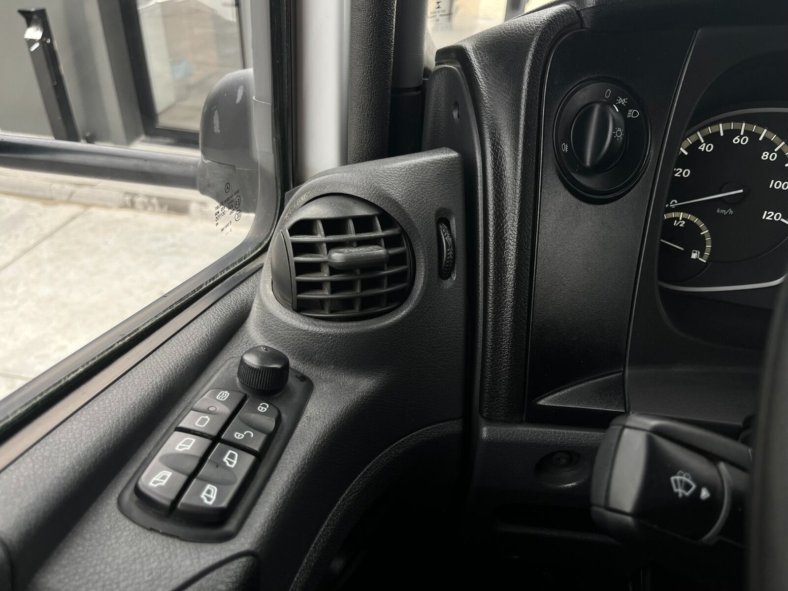 Mercedes-Benz Atego 1518 - 2021 - Detay