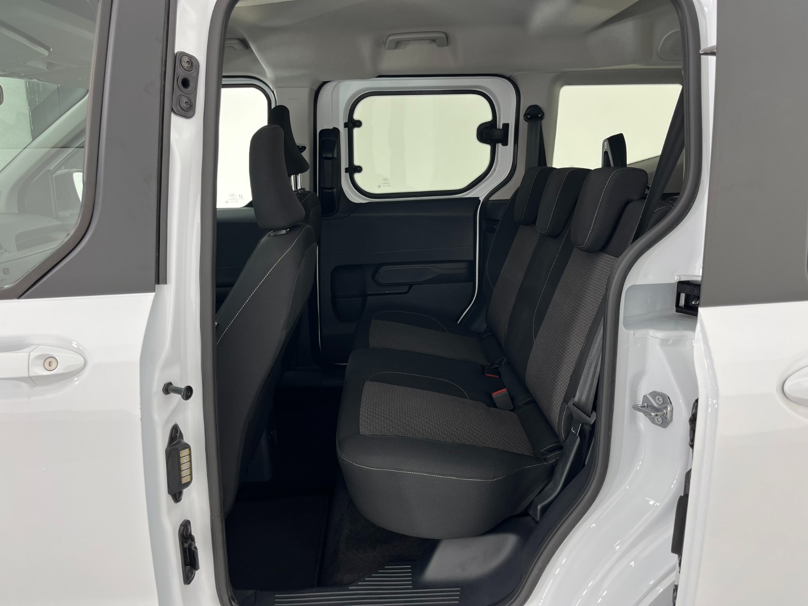 Ford Tourneo Courier Kombi 1.5 EcoBlue Deluxe - 2025 - Detay