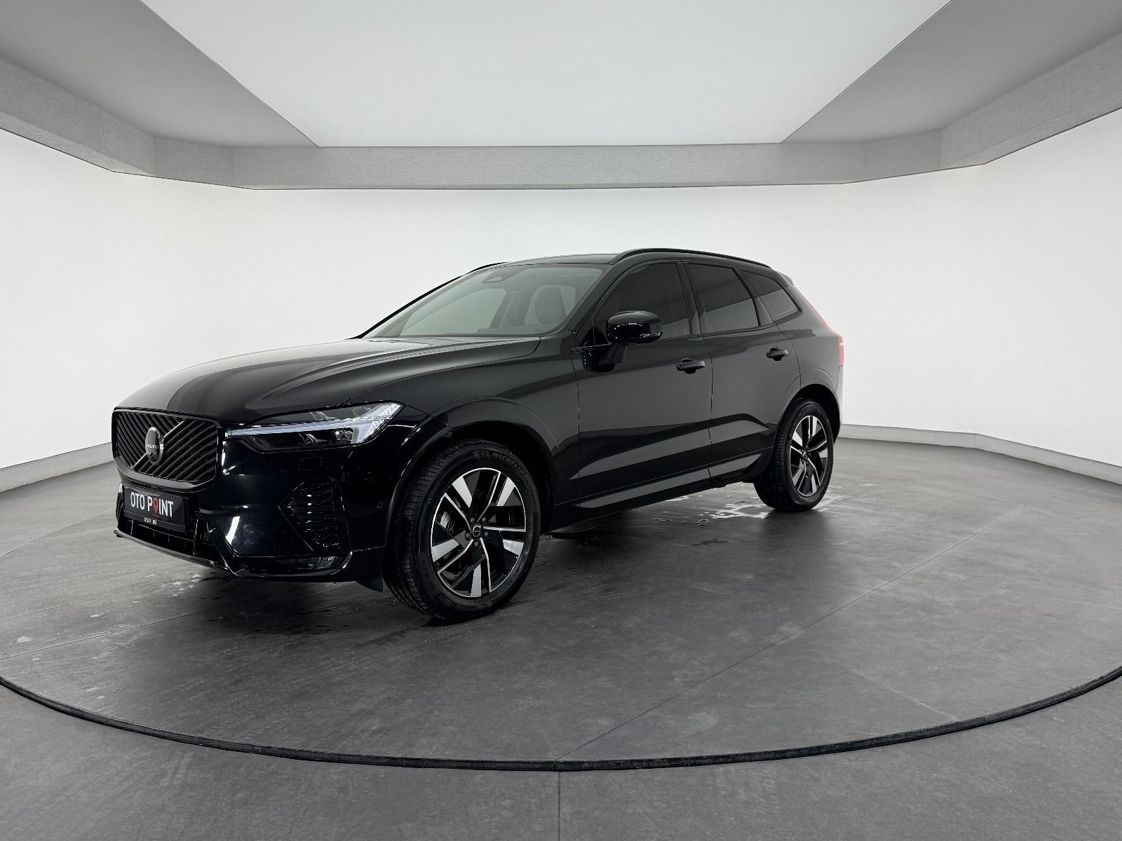 Volvo XC60 2.0 B5 Mild Hybrid Plus Dark AWD - 2025 - Detay