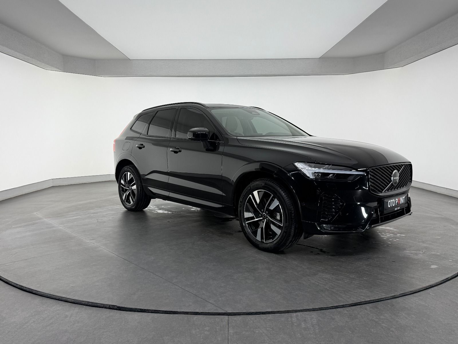 Volvo XC60 2.0 B5 Mild Hybrid Plus Dark AWD - 2025 - Detay
