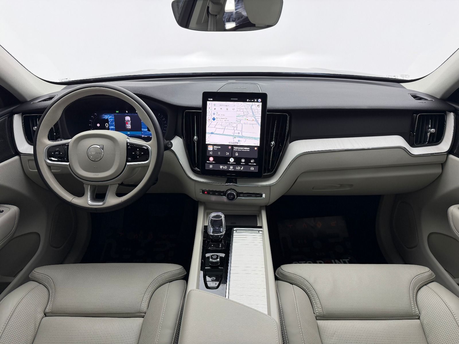 Volvo XC60 2.0 B5 Mild Hybrid Plus Dark AWD - 2025 - Detay