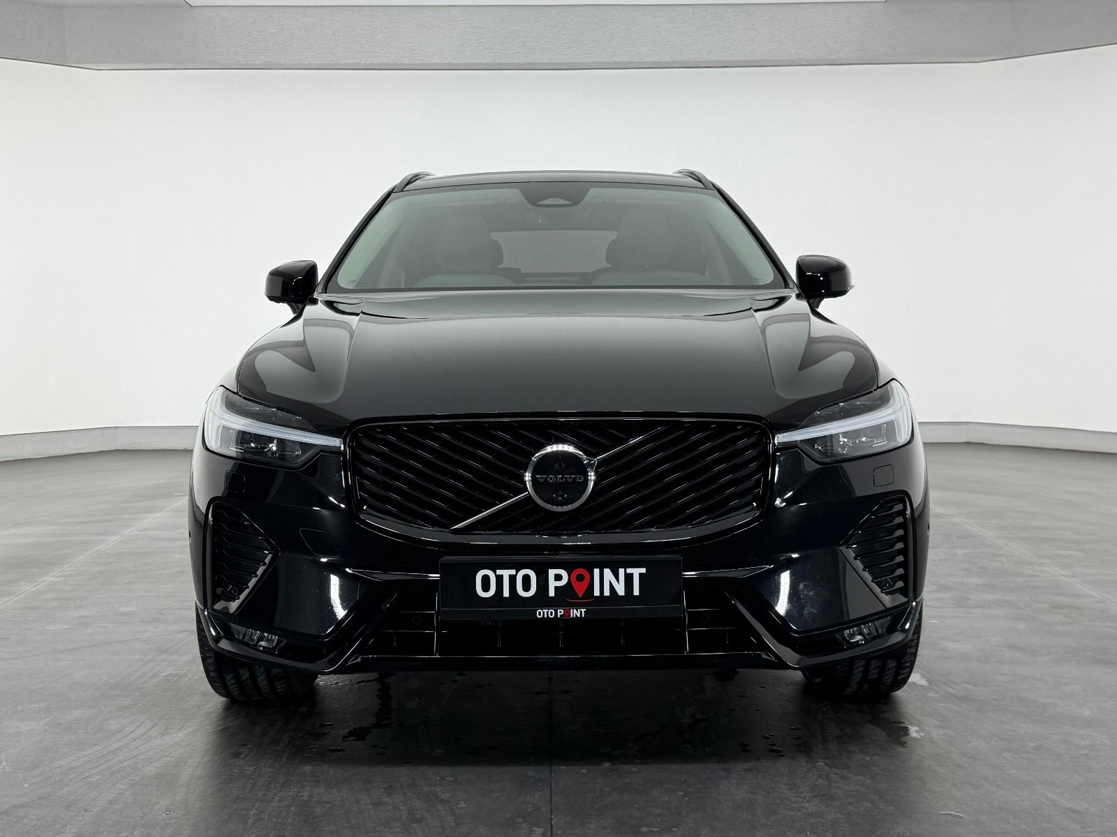 Volvo XC60 2.0 B5 Mild Hybrid Plus Dark AWD - 2025