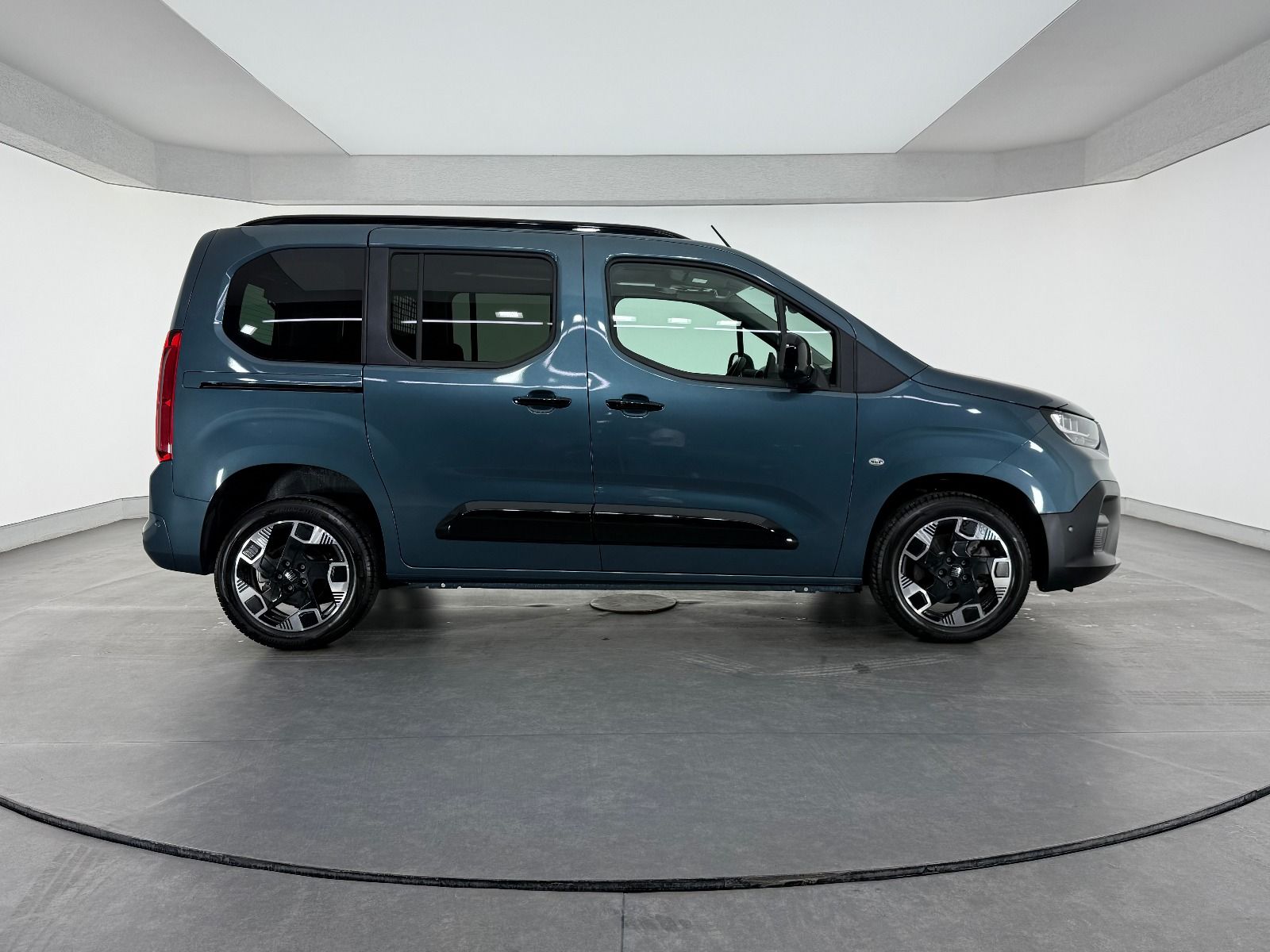 Fiat Doblo Combi 1.5 BlueHDİ Premio Plus - 2026 - Detay
