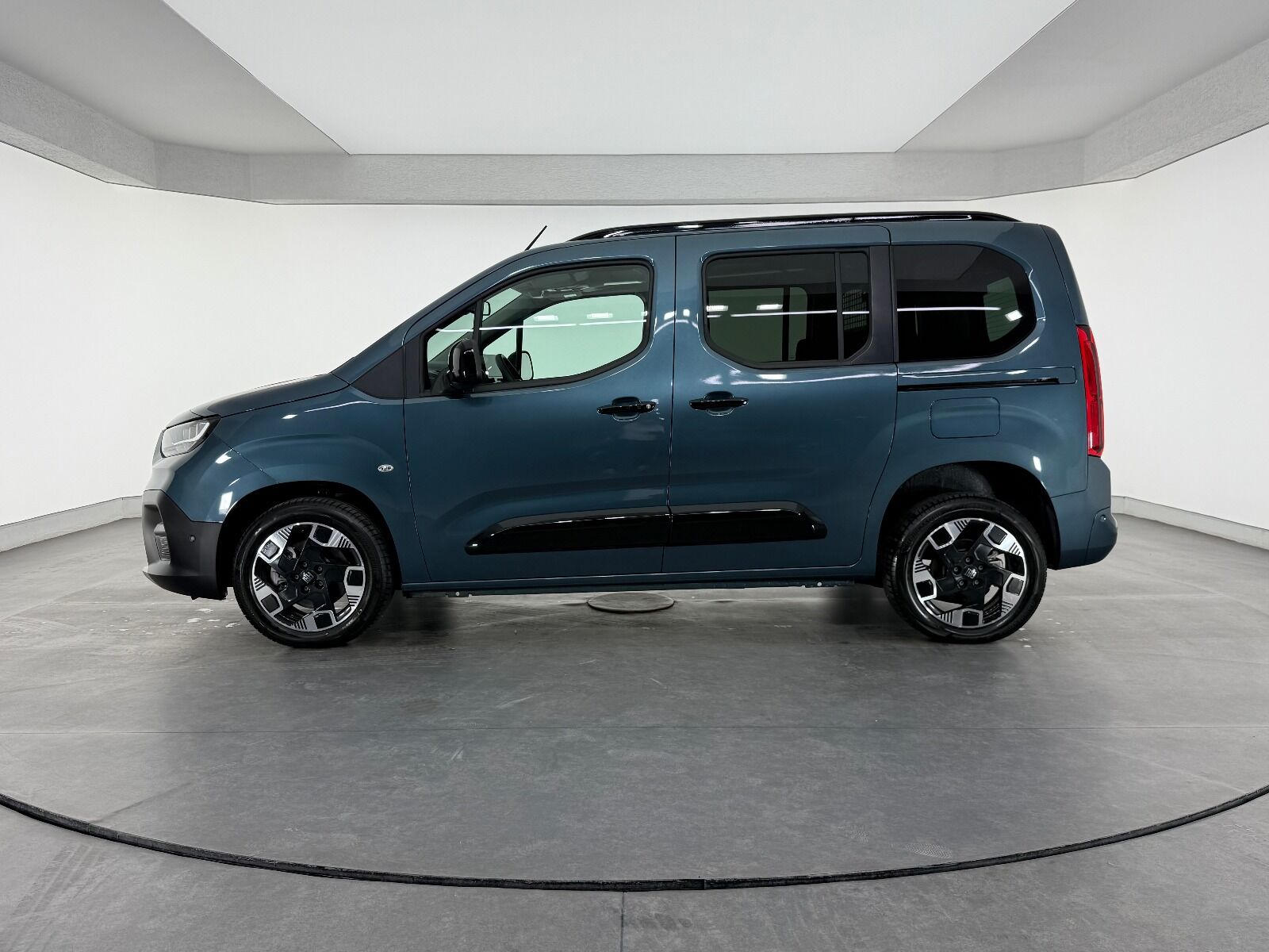 Fiat Doblo Combi 1.5 BlueHDİ Premio Plus - 2026 - Detay