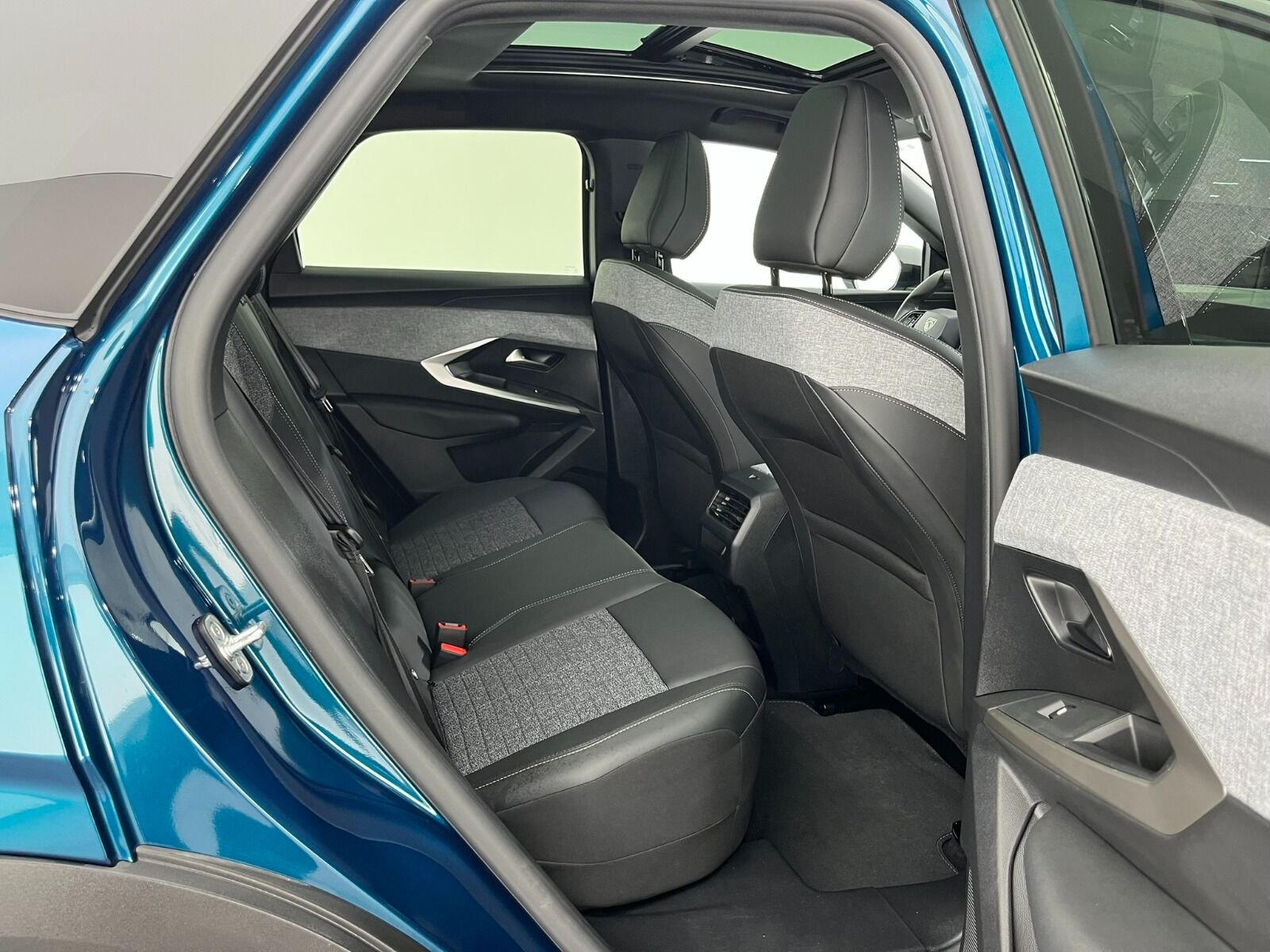 Peugeot 3008 Crossover 1.2 Hybrid Allure eDCS6 - 2025 - Detay