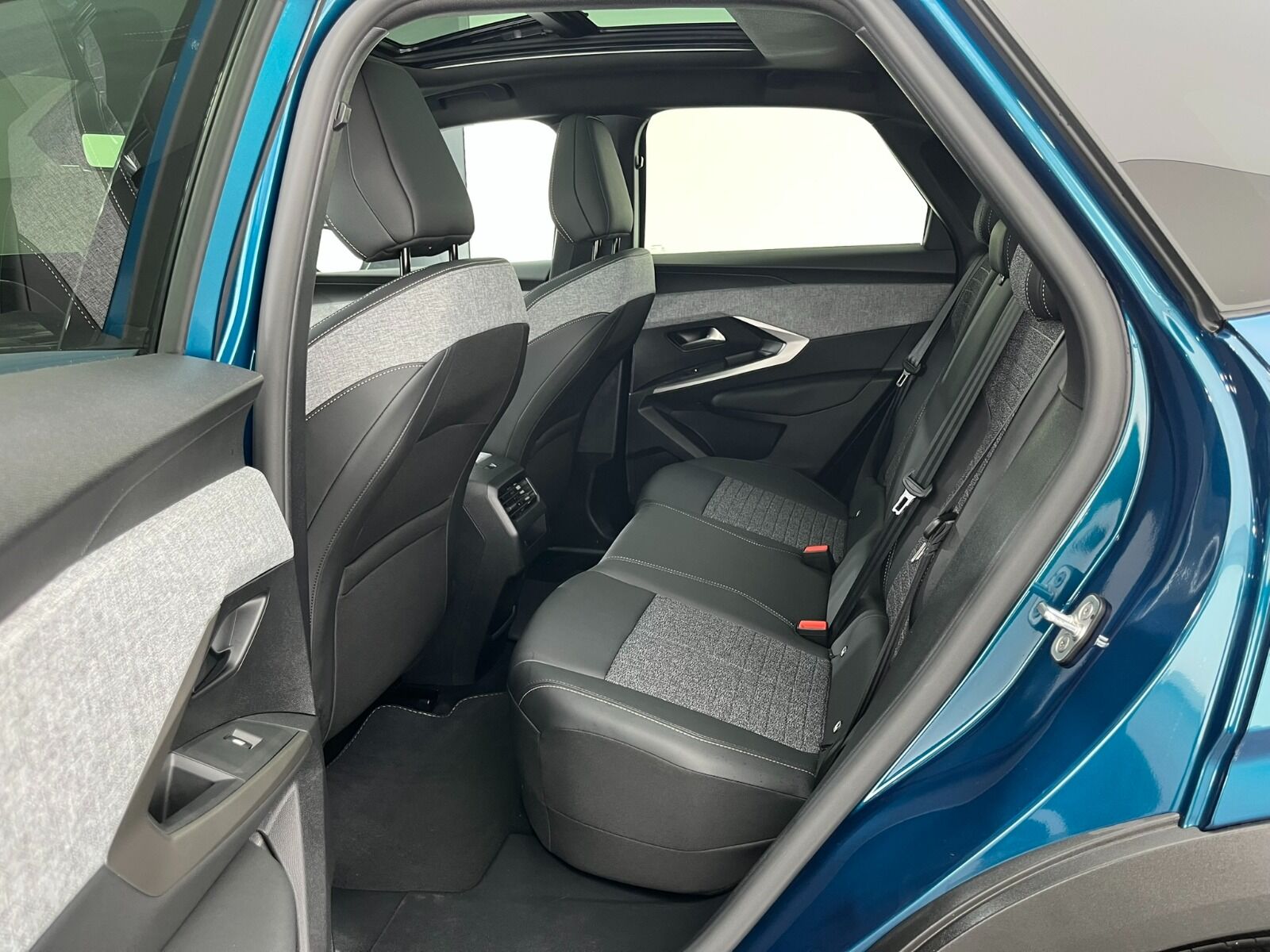 Peugeot 3008 Crossover 1.2 Hybrid Allure eDCS6 - 2025 - Detay