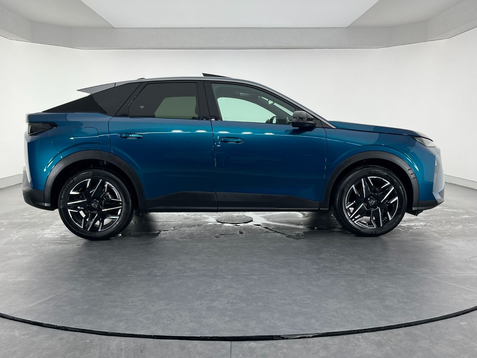 Peugeot 3008 Crossover 1.2 Hybrid Allure eDCS6 - 2025 - Detay