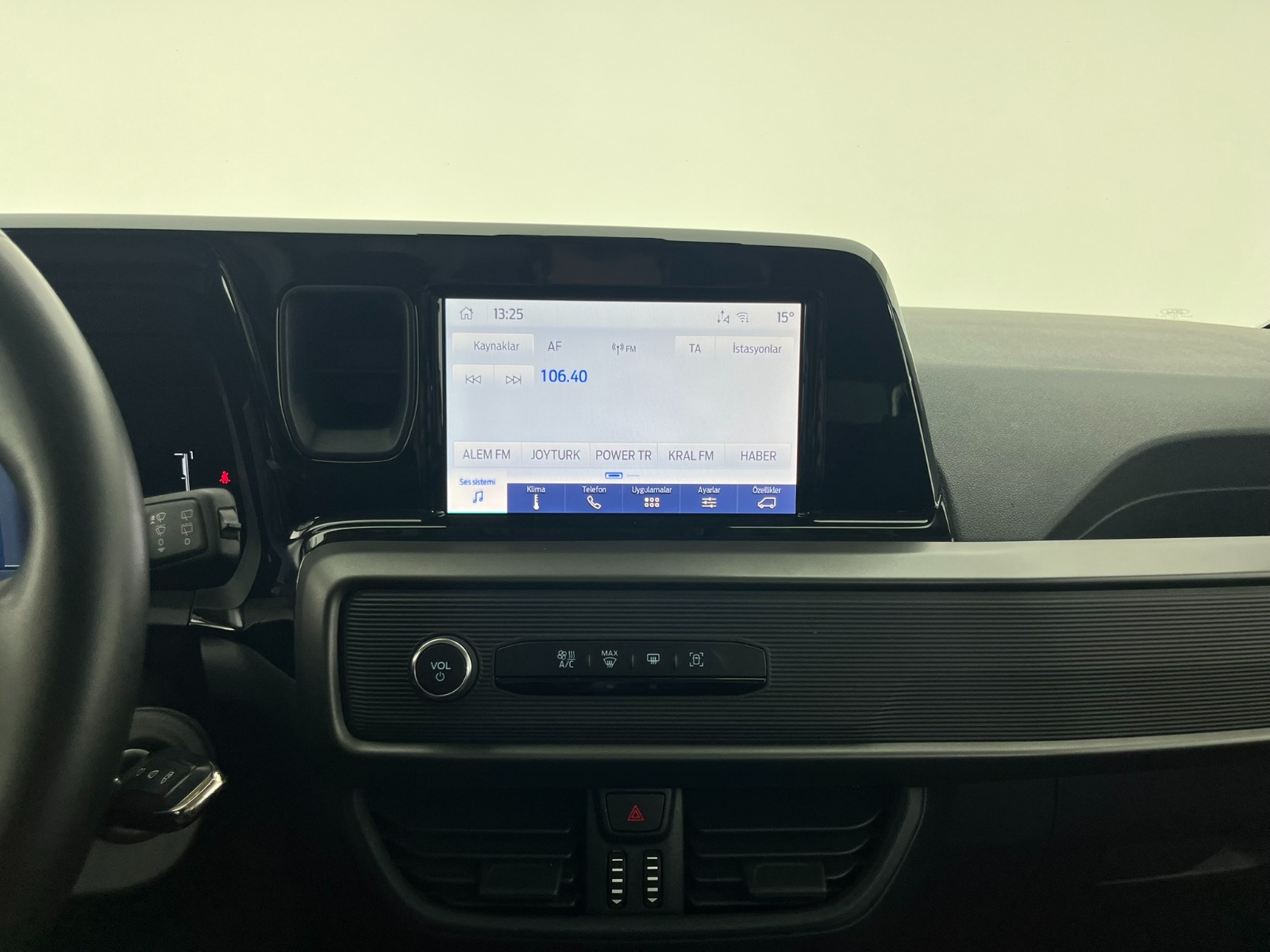 Ford Tourneo Courier Kombi 1.5 EcoBlue Deluxe - 2024 - Detay