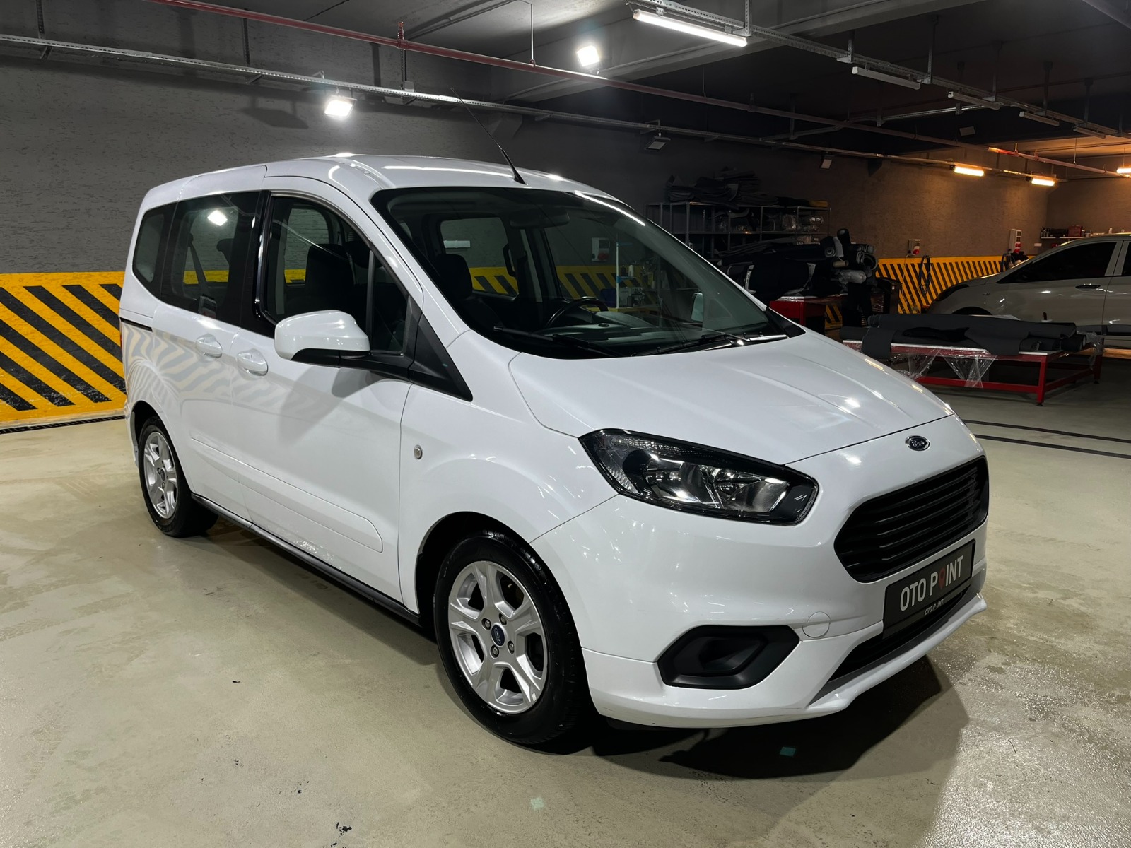 Ford Tourneo Courier Kombi 1.5 TDCI Deluxe - 2022