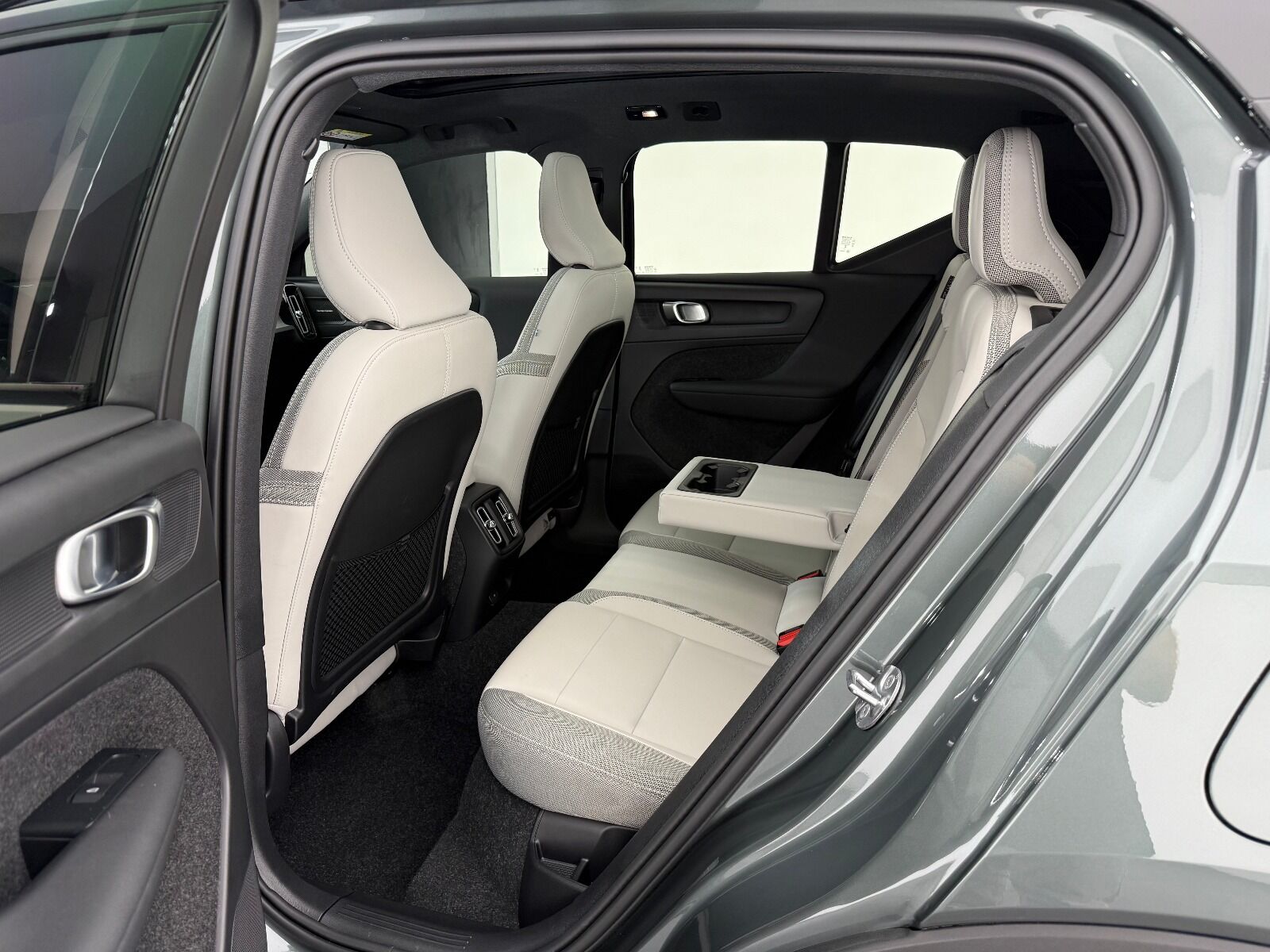 Volvo EX40 Single Motor Extended Range Ultra - 2025 - Detay