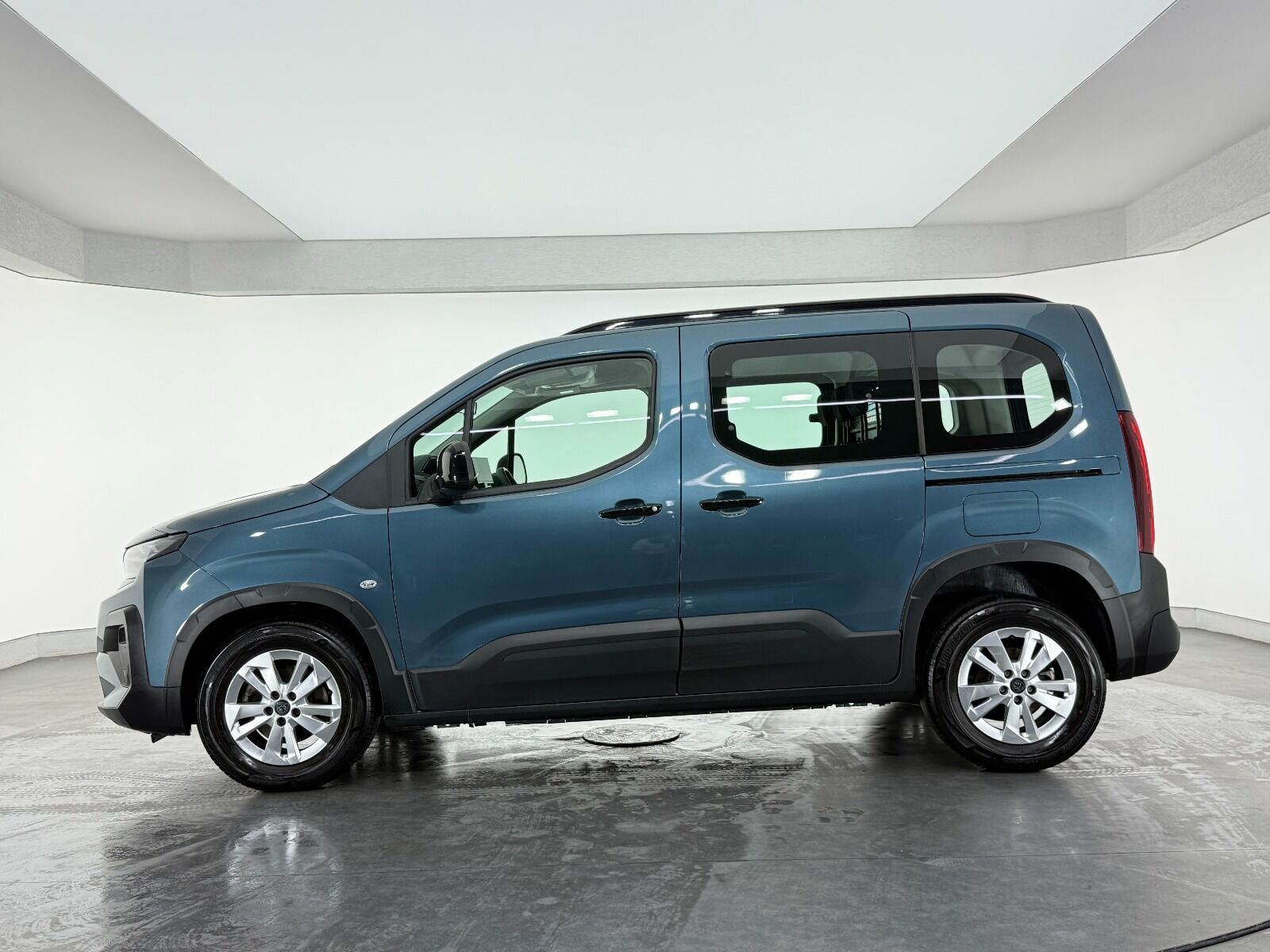 Peugeot Rifter 1.5 BlueHDI Allure EAT8 - 2025 - Detay