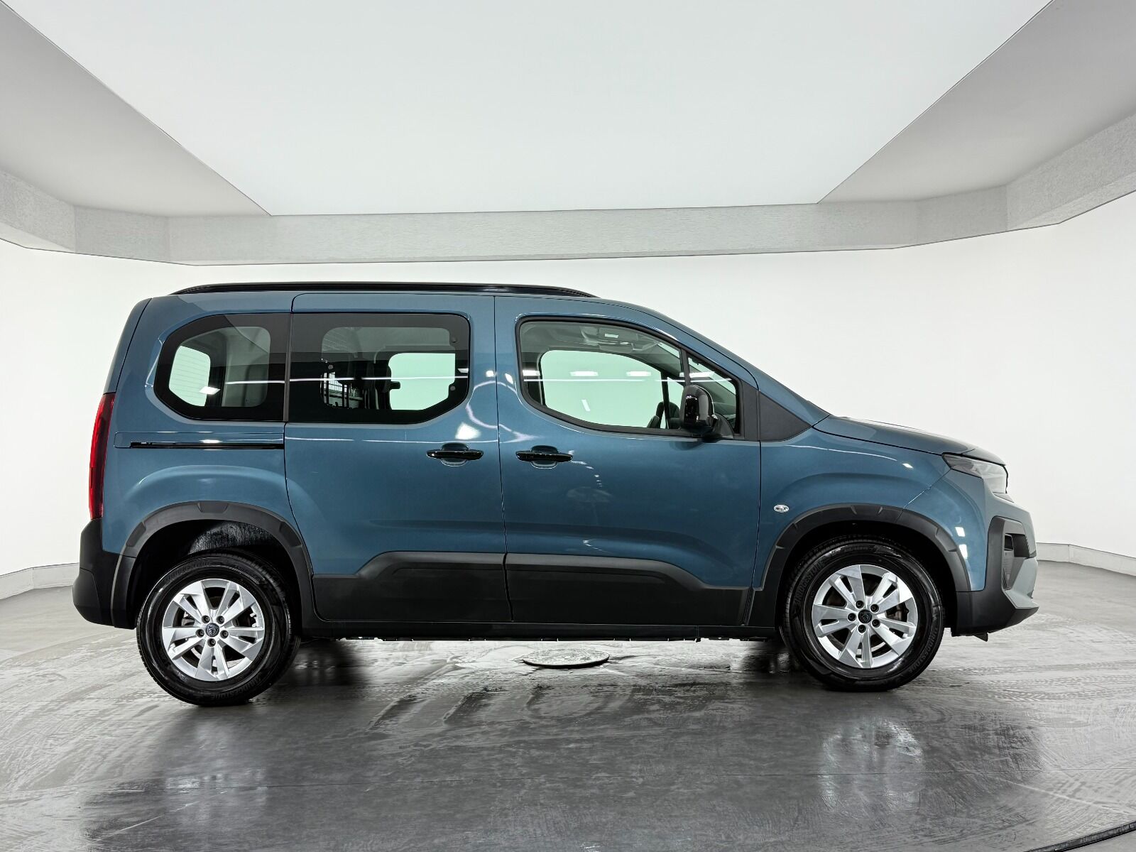 Peugeot Rifter 1.5 BlueHDI Allure EAT8 - 2025 - Detay
