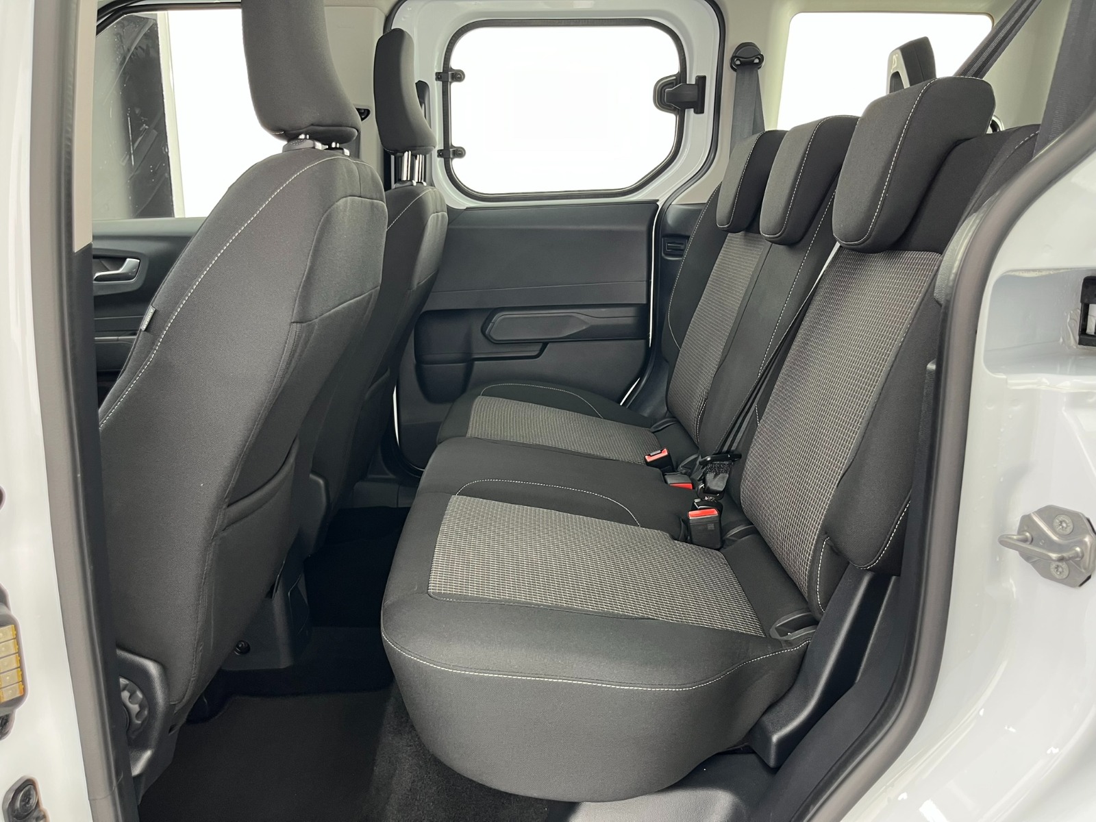 Ford Tourneo Courier Kombi 1.5 EcoBlue Deluxe - 2024 - Detay