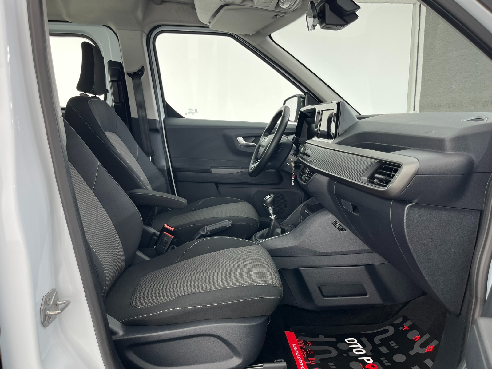 Ford Tourneo Courier Kombi 1.5 EcoBlue Deluxe - 2024 - Detay