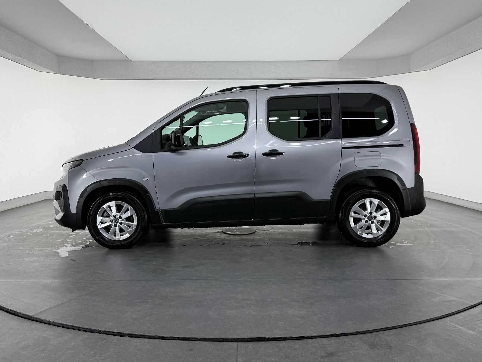Peugeot Rifter 1.5 BlueHDI Allure EAT8 - 2026 - Detay