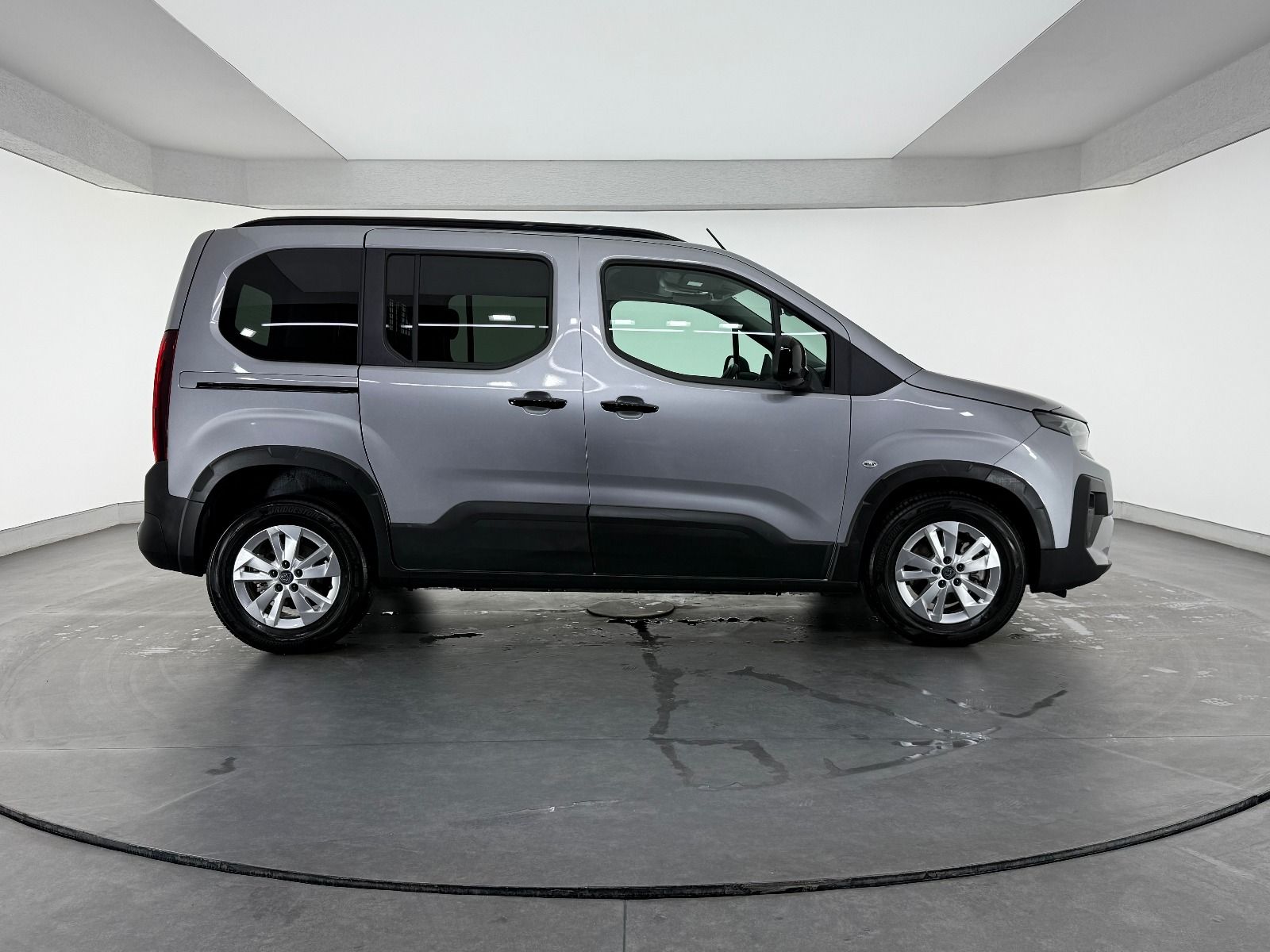 Peugeot Rifter 1.5 BlueHDI Allure EAT8 - 2026 - Detay