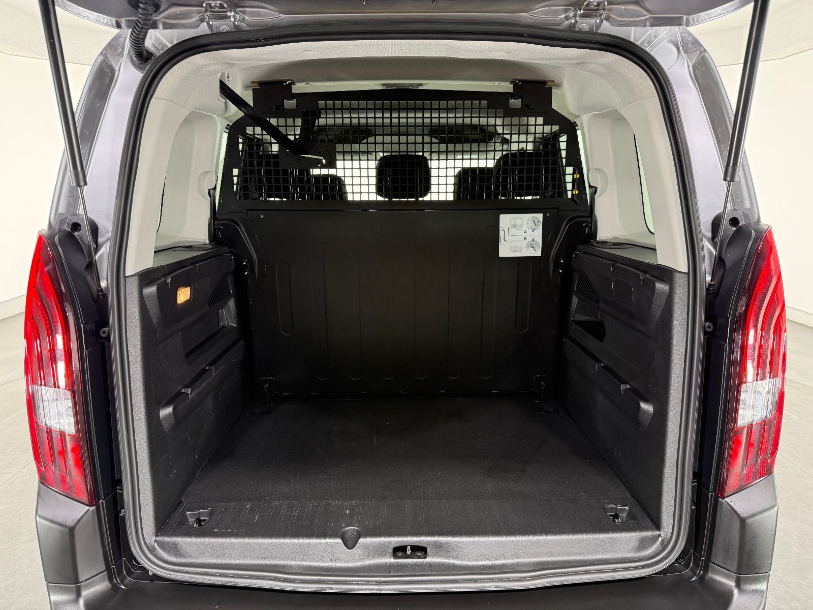 Peugeot Rifter 1.5 BlueHDI Allure EAT8 - 2026 - Detay