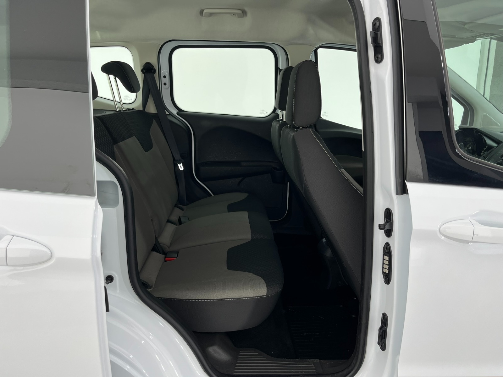 Ford Tourneo Courier Kombi 1.5 TDCI Deluxe - 2022 - Detay