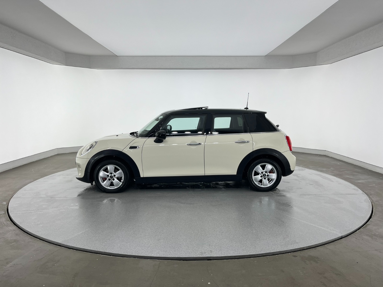 Mini Cooper Hatchback 1.5 D Pepper Otomatik - 2017 - Detay