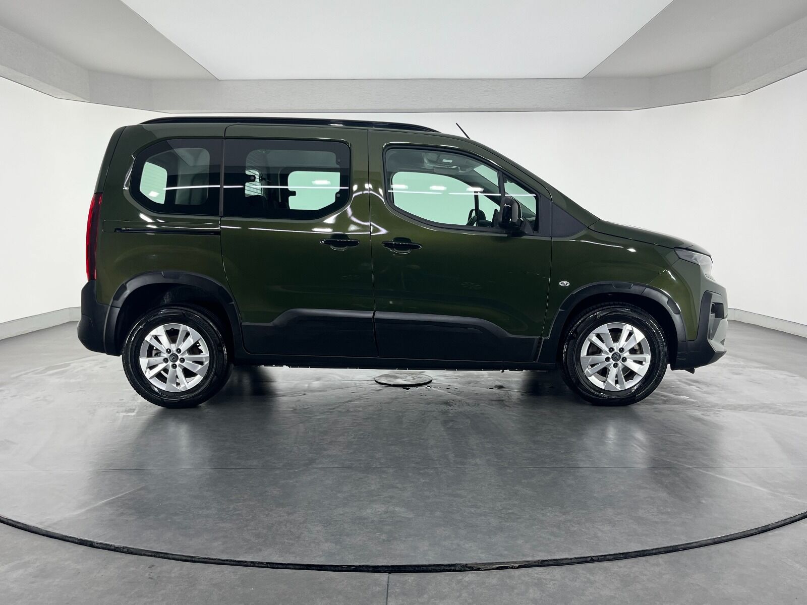 Peugeot Rifter 1.5 BlueHDI Allure EAT8 - 2025 - Detay