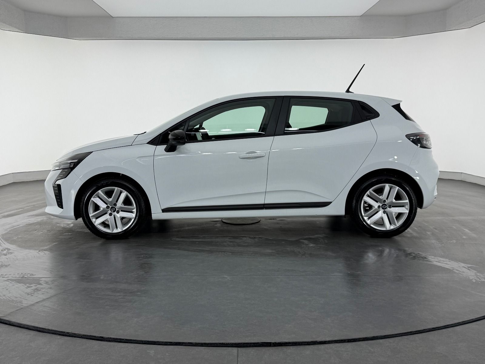 Renault Clio 1.0 TCE Evolution X-Tronic - 2026 - Detay
